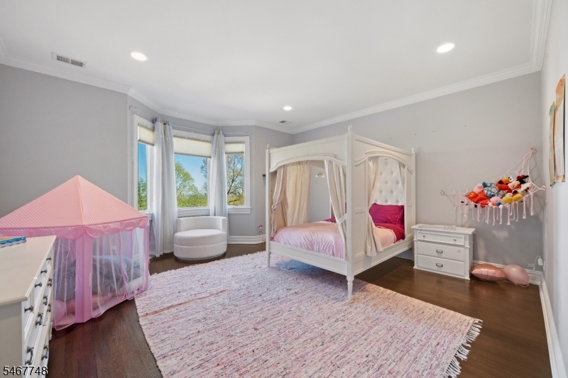 2nd floor Bedroom