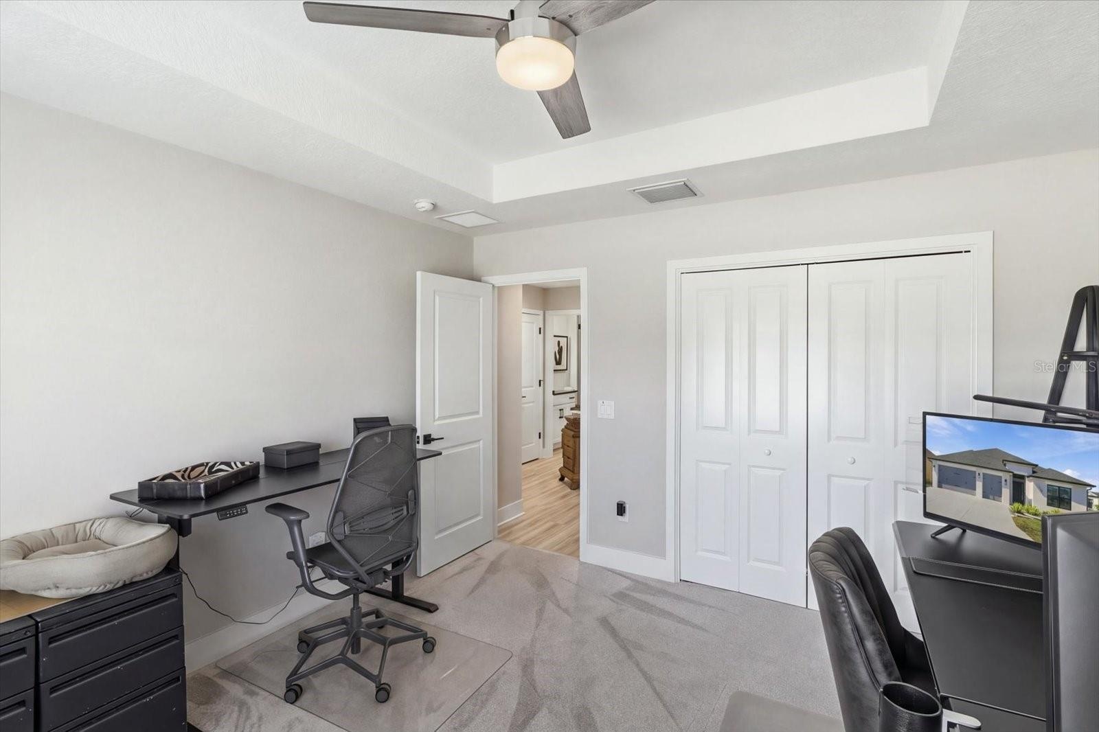 bedroom 3/office