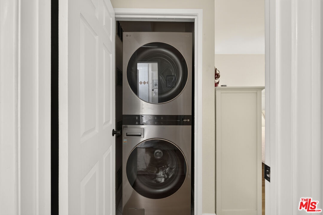 In Room Washer & Dryer Connect