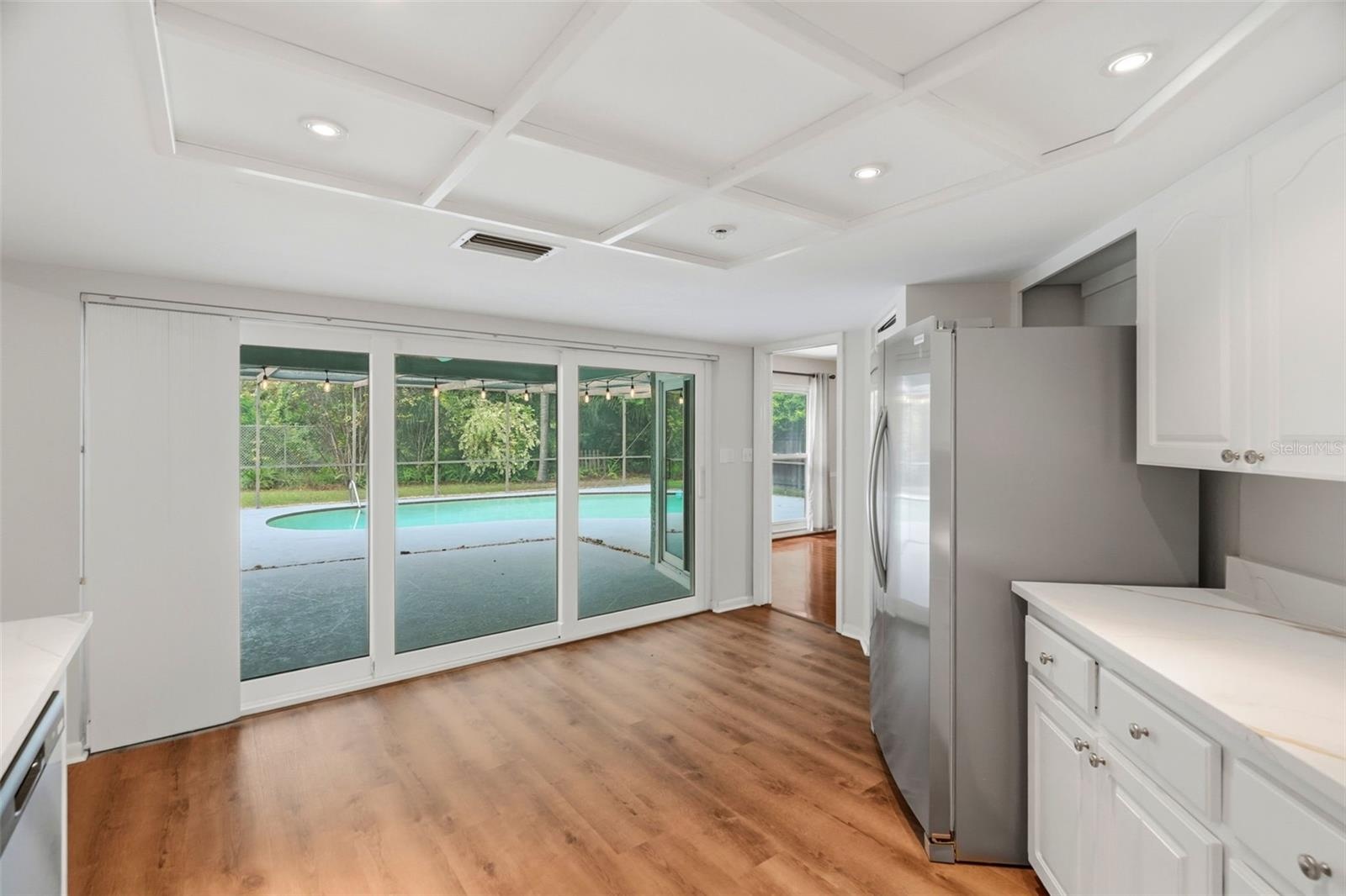 Kitchen with direct access to the pool.