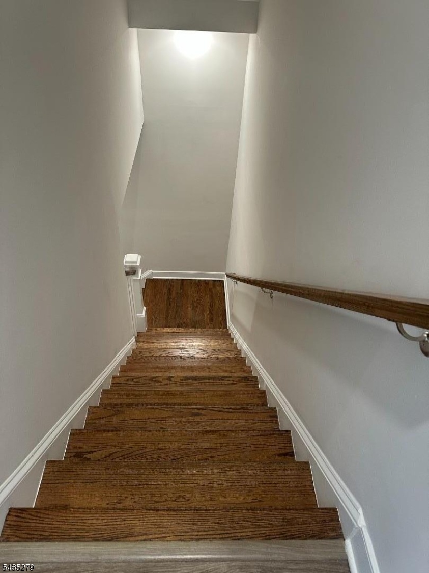 Stairs H/W Floor