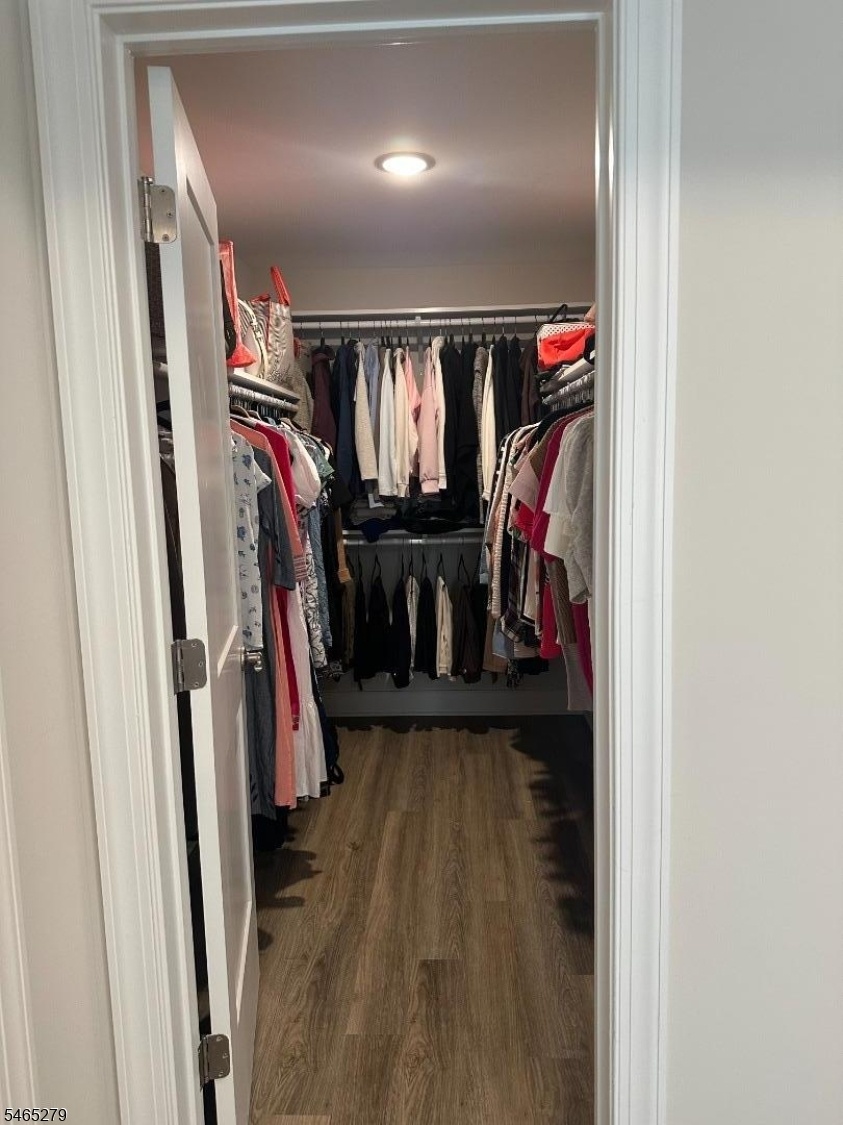 W/I Closet