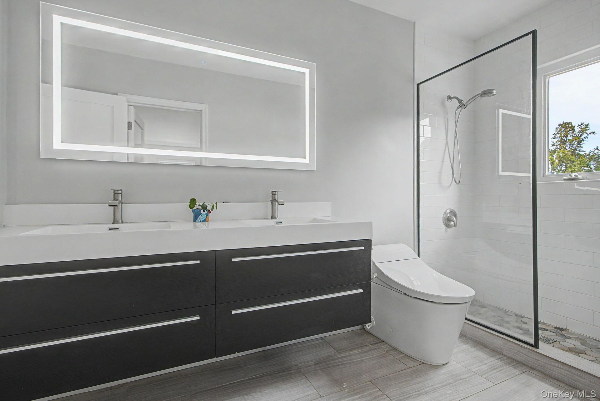 1st floor bath