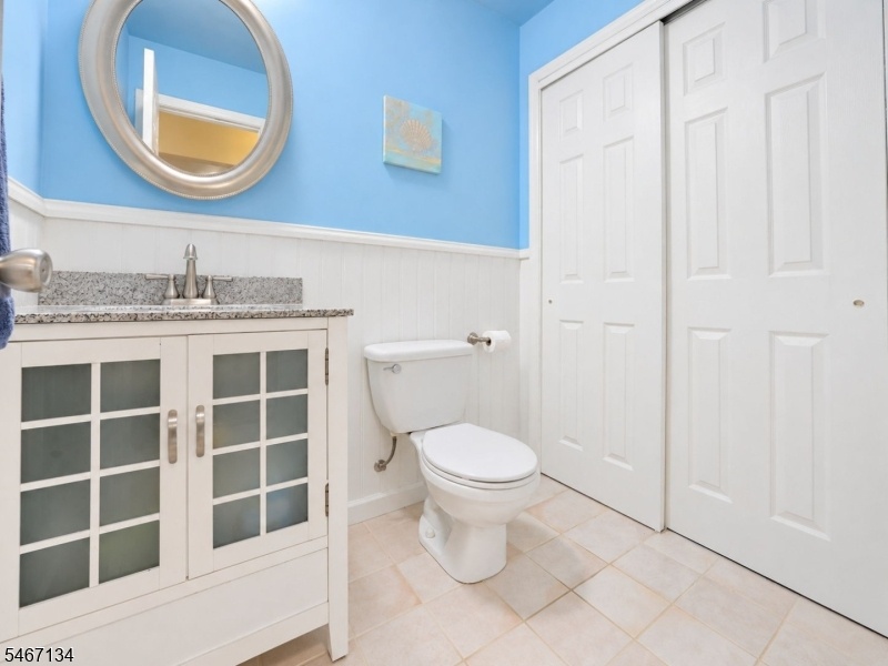 1/2 Bath