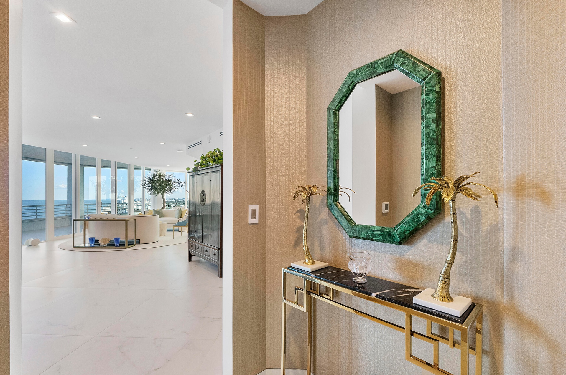 After powdering your nose in the tropical Powder room you may venture out into the hallway onto the entertainment gallery