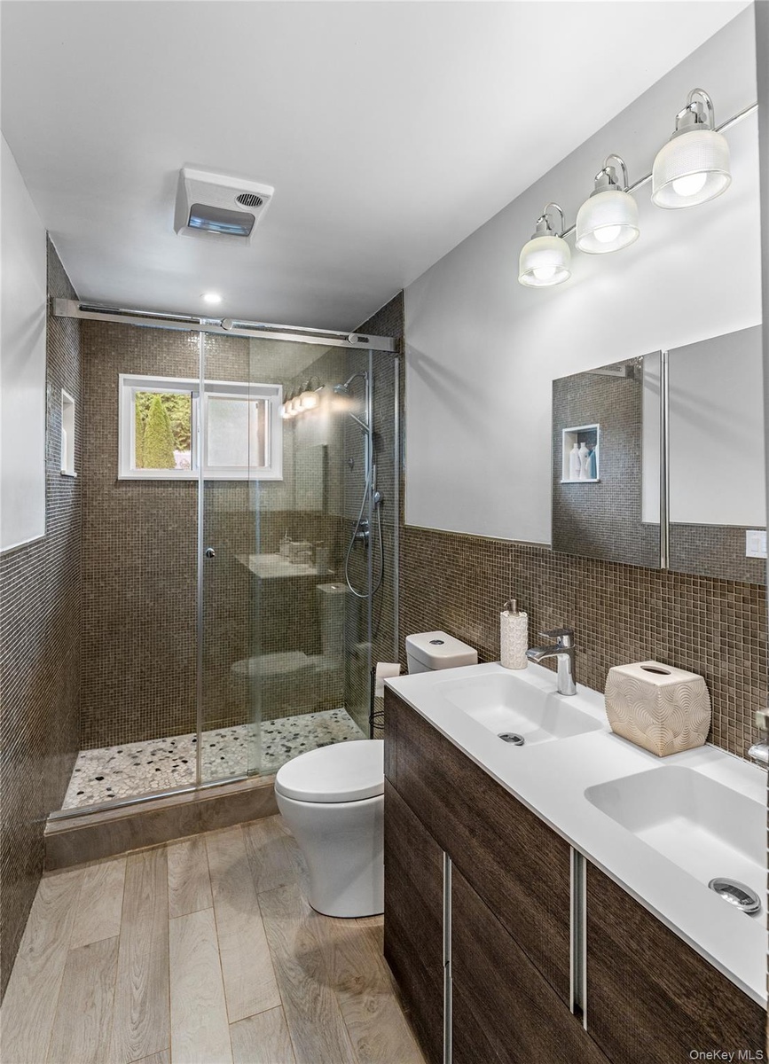 Full bathroom