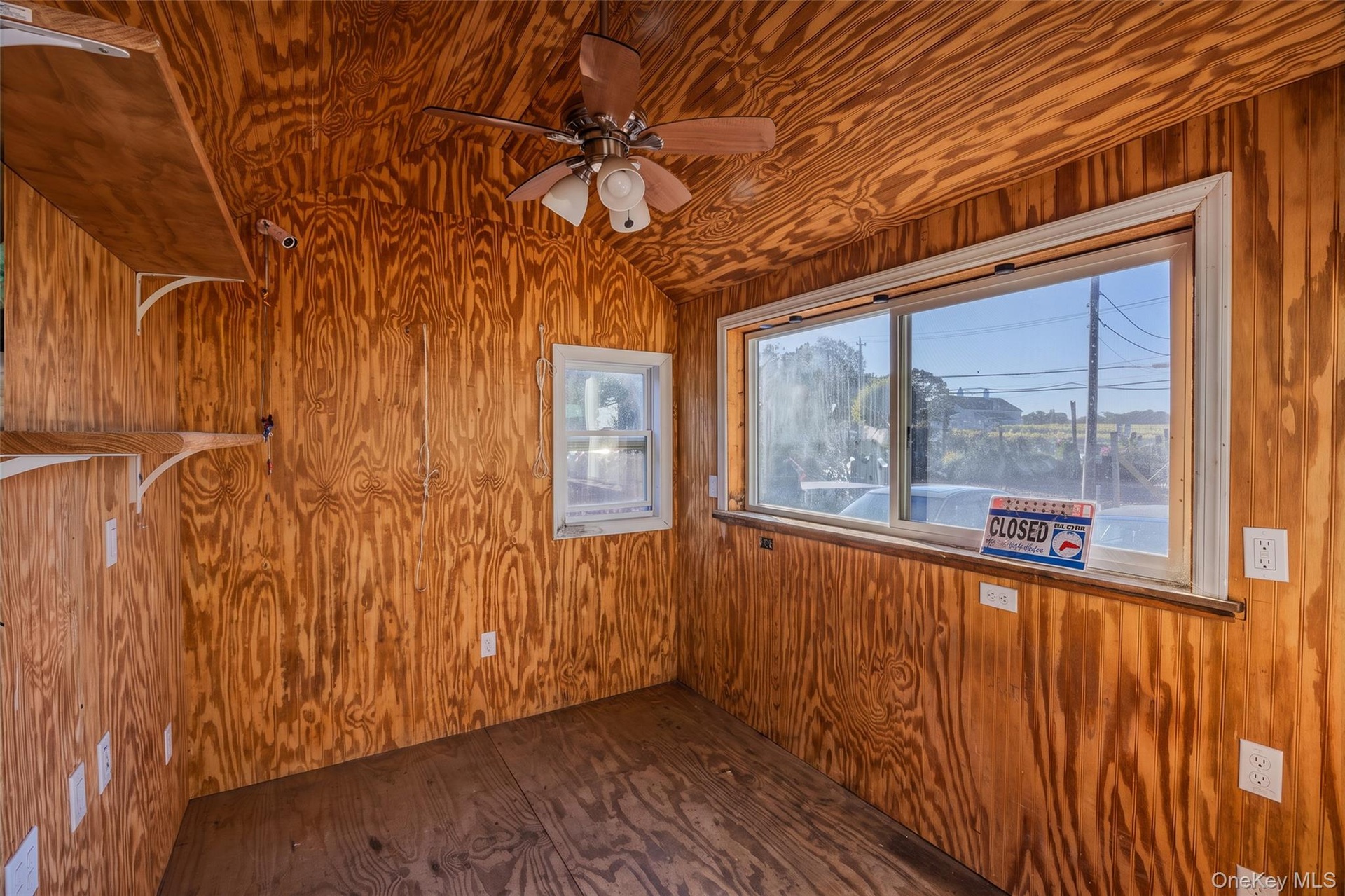 8x10 interior (items digitally removed to show size)