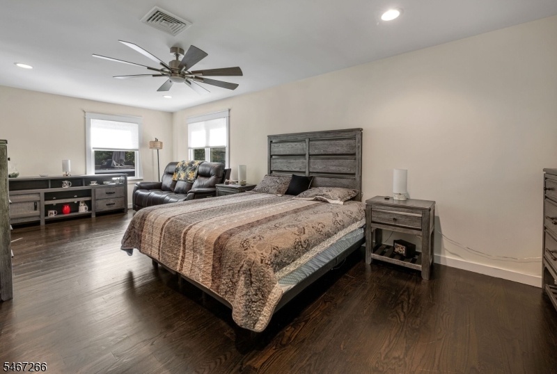 1st Floor Primary Suite