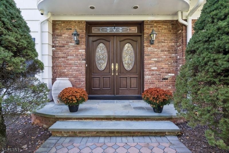 Double door entry