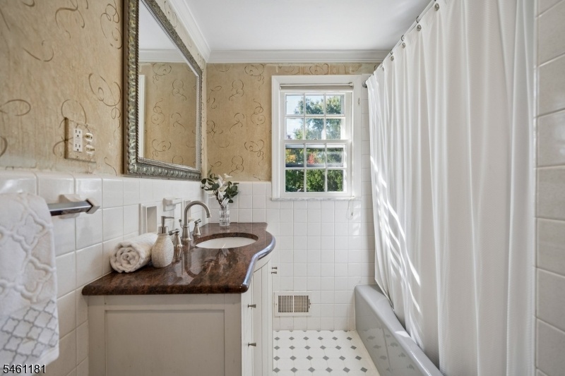 Primary bath 2