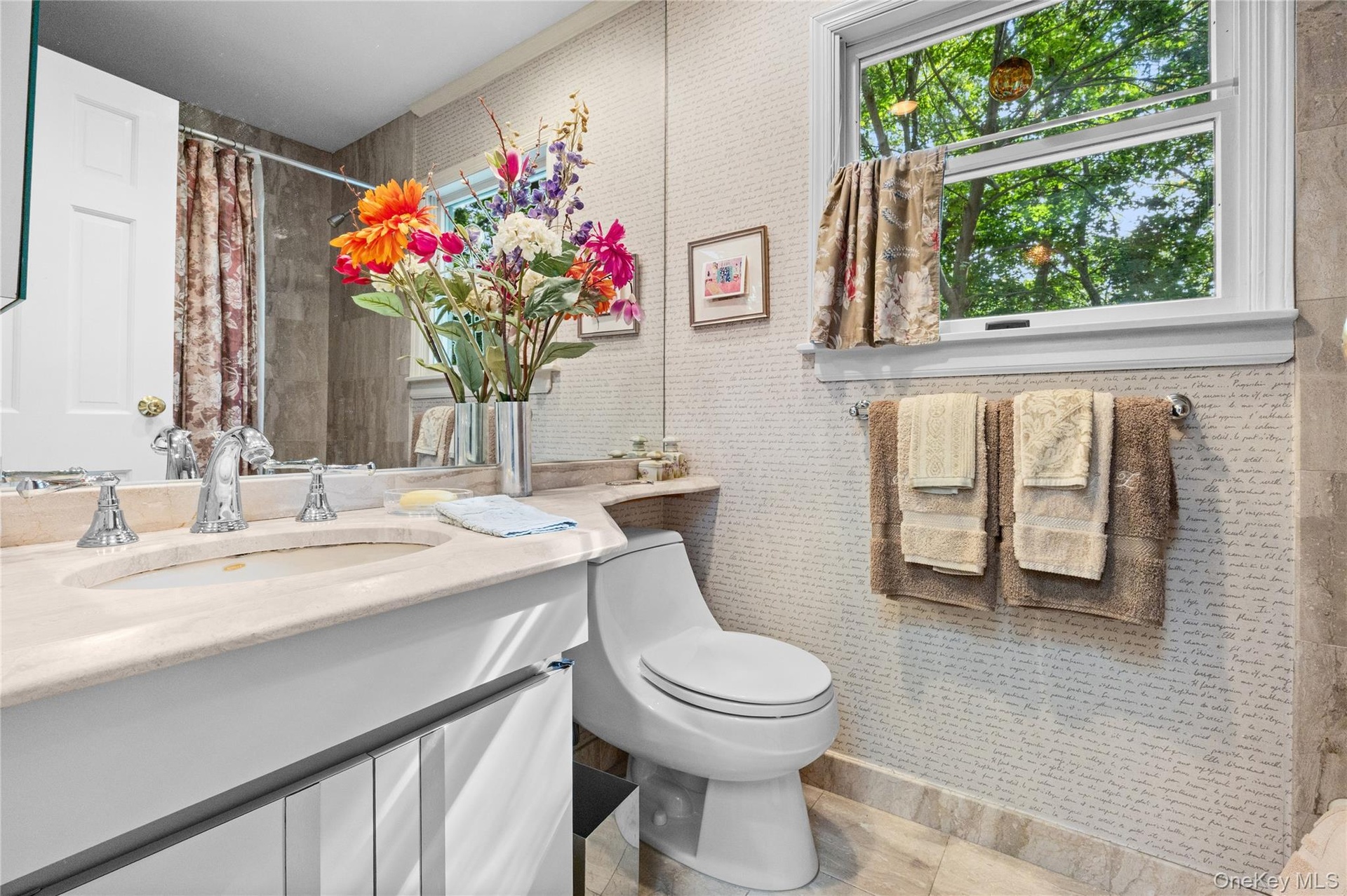 Hallway Full Bath