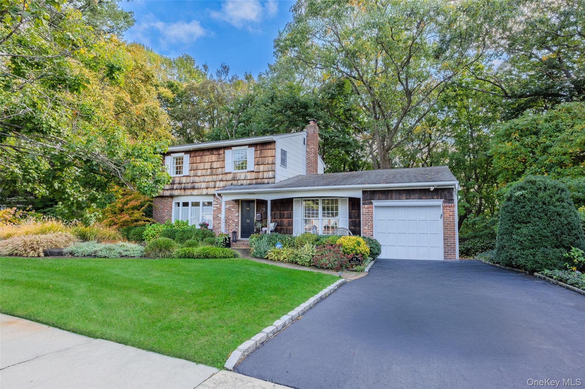 Double Driveway!