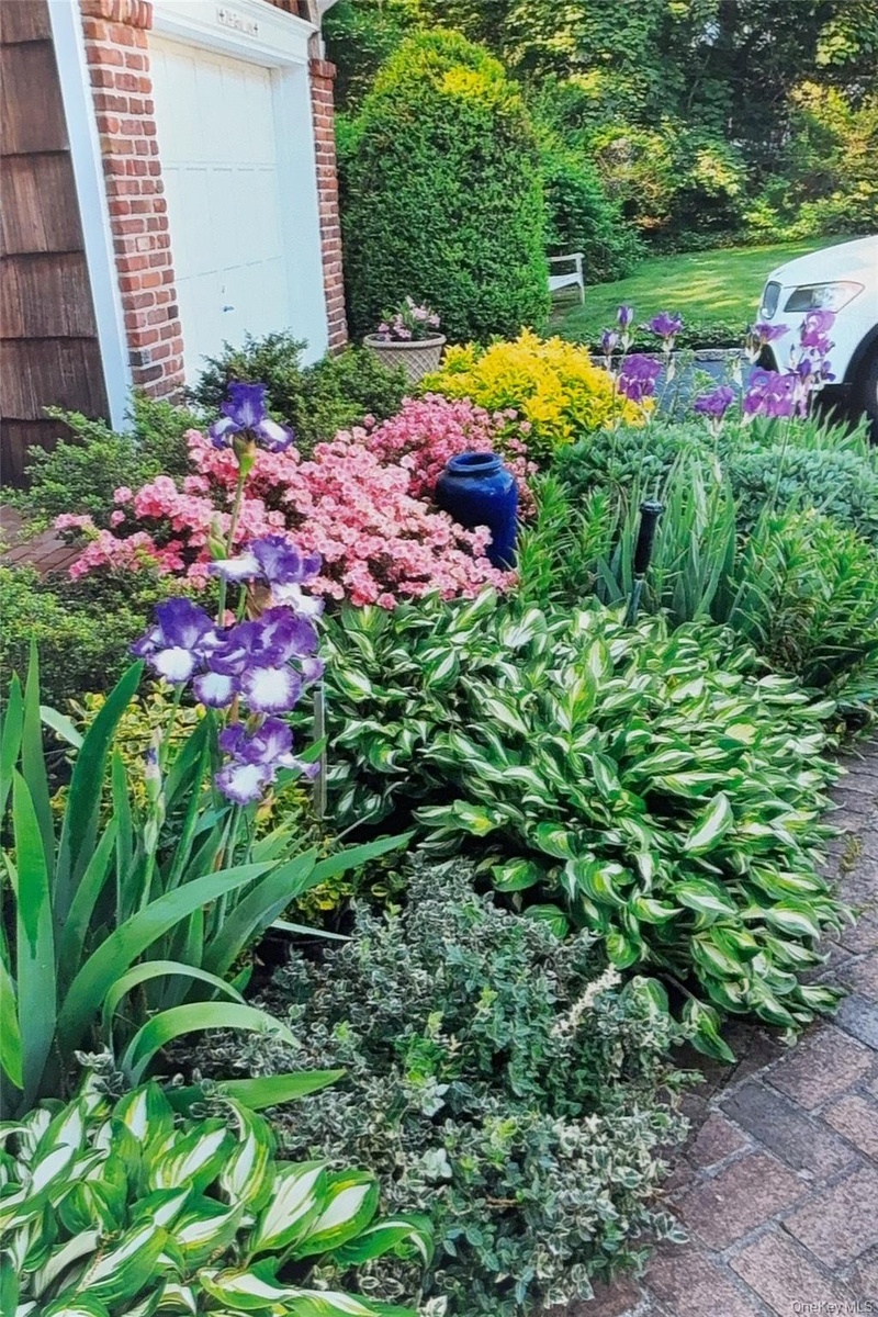 Gorgeous Landscaping!