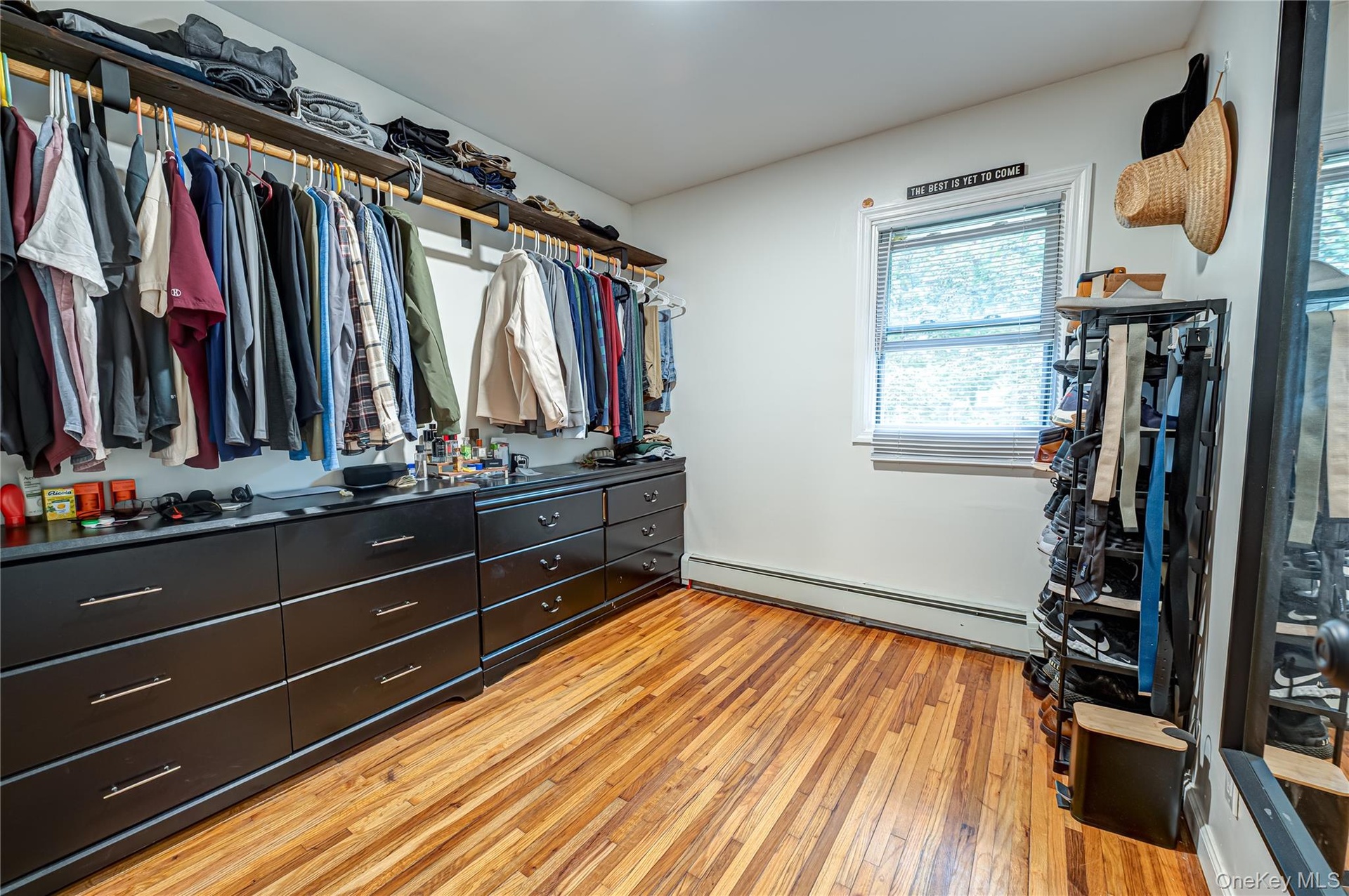 4th bedroom being used as a cllosset