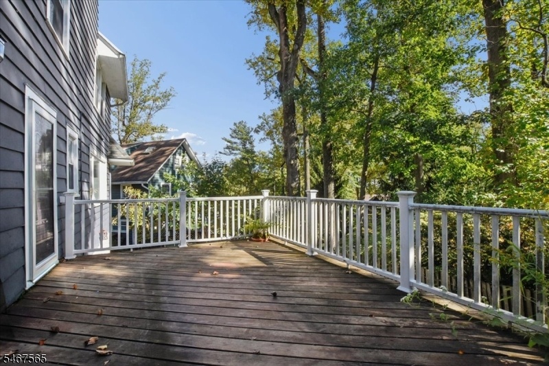 Deck.