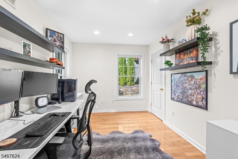 Office/3rd bedroom