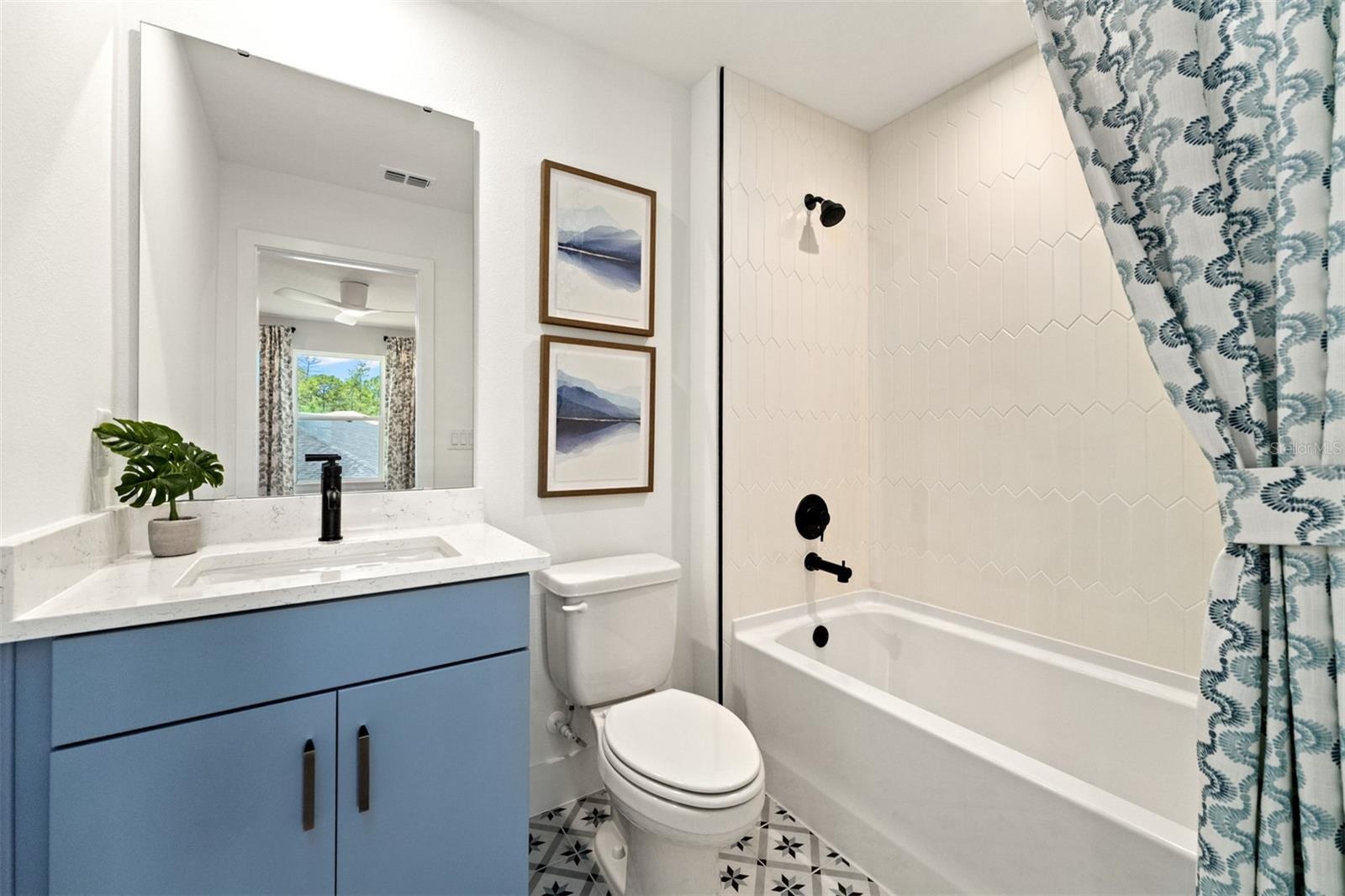 Meridian Parks Olympic Model Bathroom 2