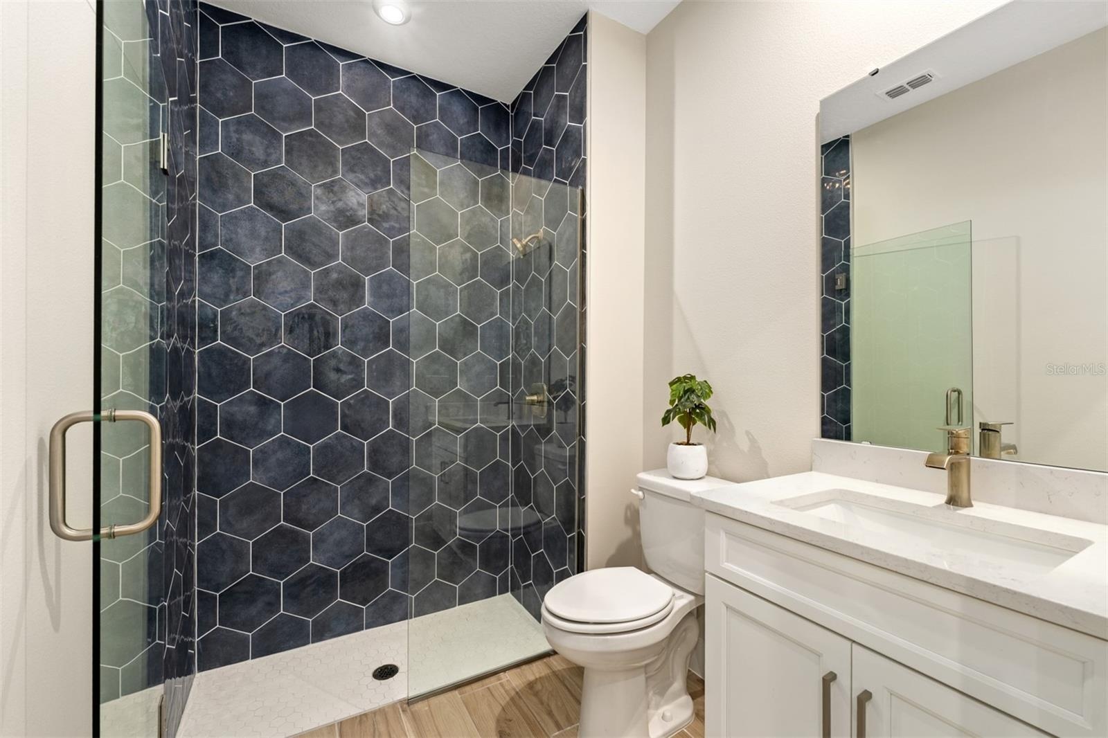 Meridian Parks Honeysuckle Model Bathroom 2