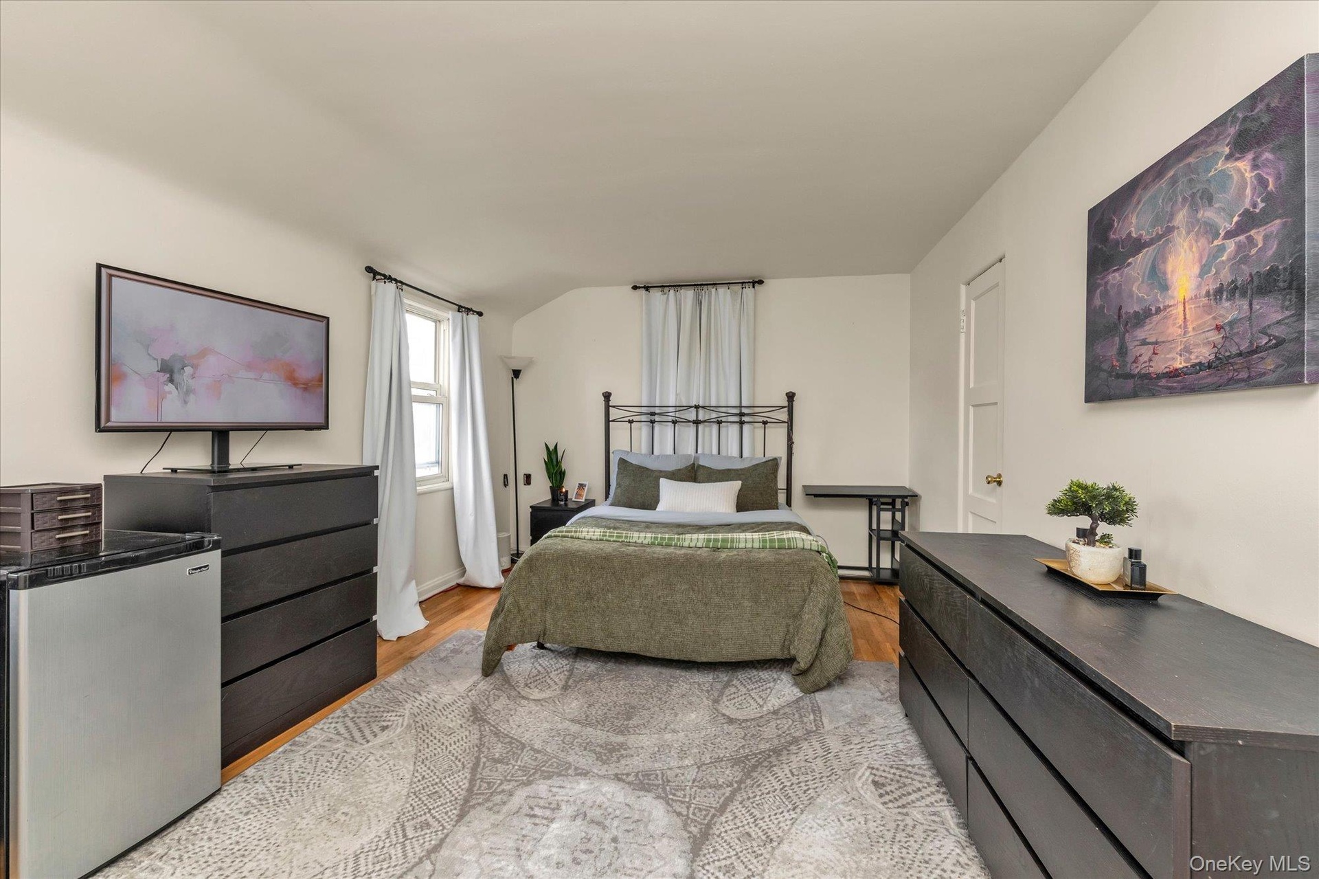 Large 4th Bedroom