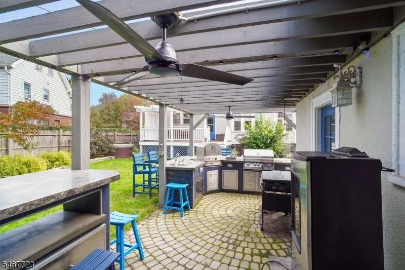 Outdoor Kitchen