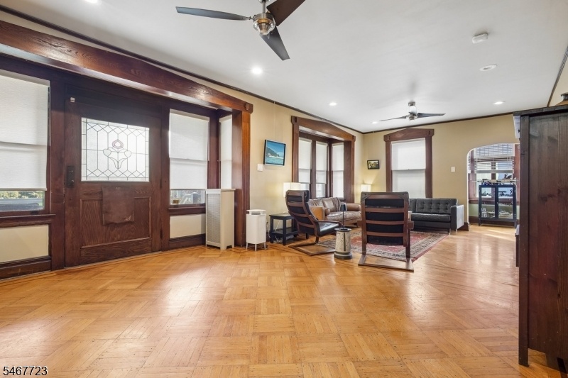 Foyer to Front Door