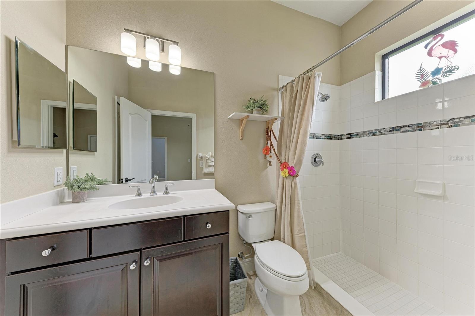 Guest Bedroom with En suite bathroom