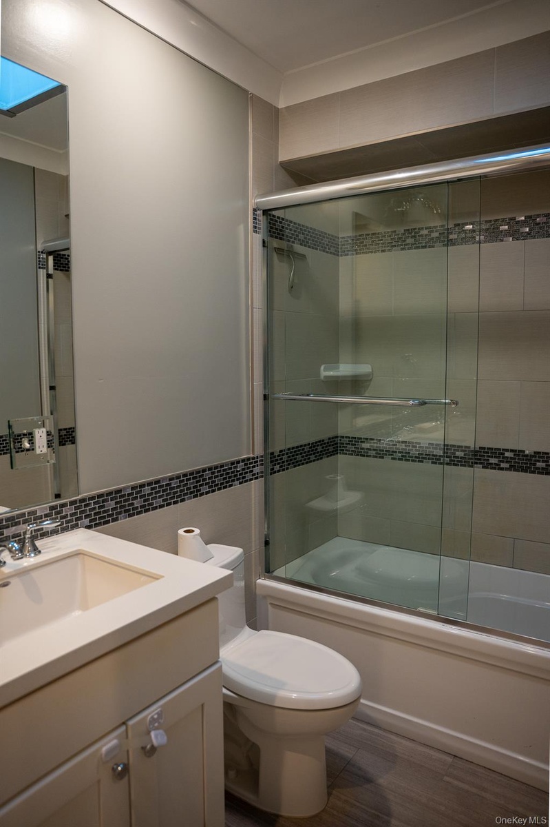 2nd Floor Bathroom