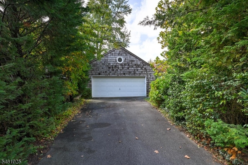 Driveway- Detached Garage