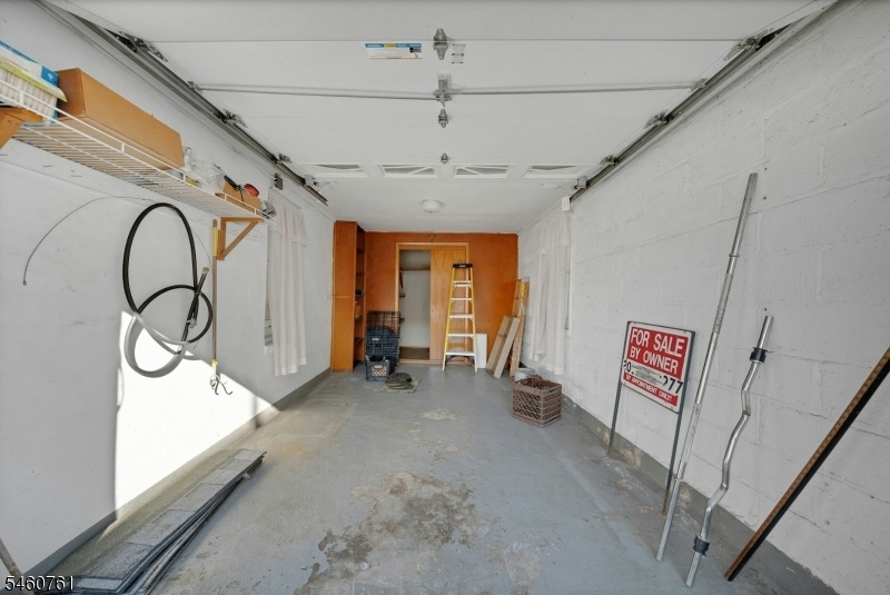 Single Car Garage (Right)