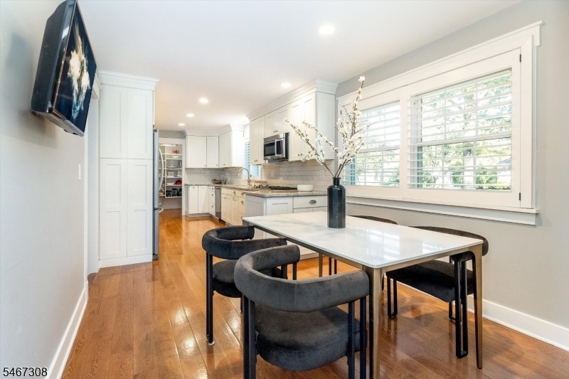 Breakfast Room