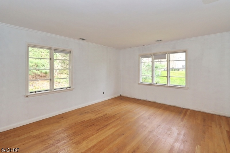 1sr Floor Bedroom