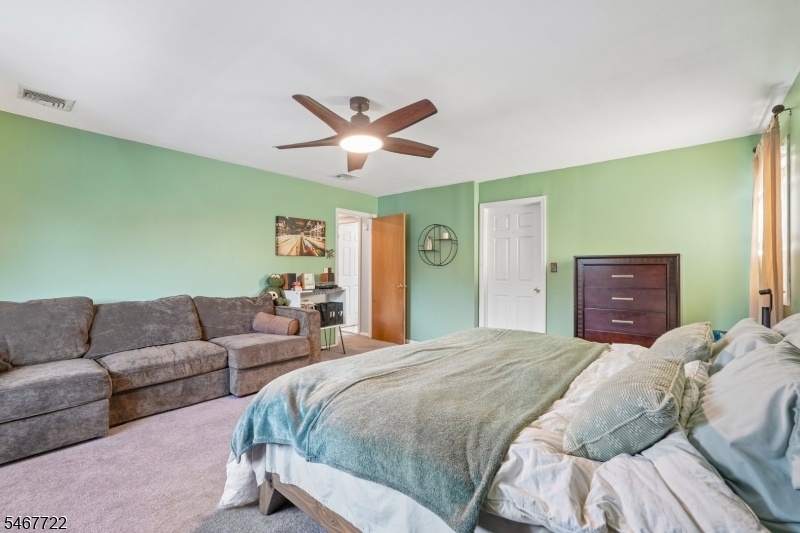 Primary Bedroom - alt view