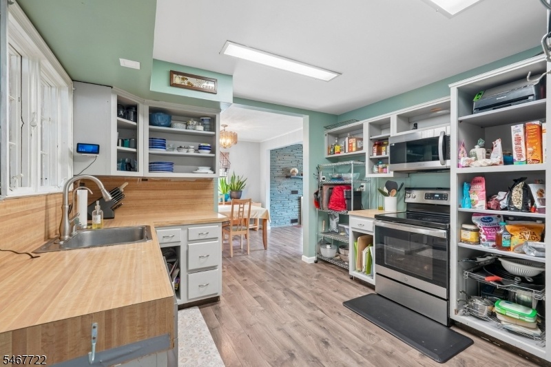 Kitchen - alt view