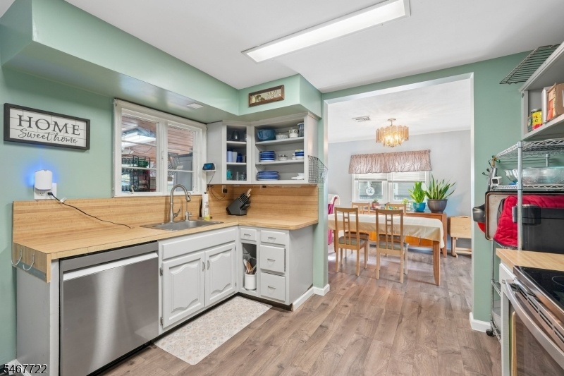 Kitchen - alt view