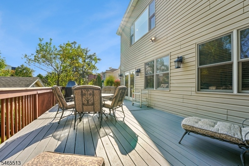 76 Summit Ave
