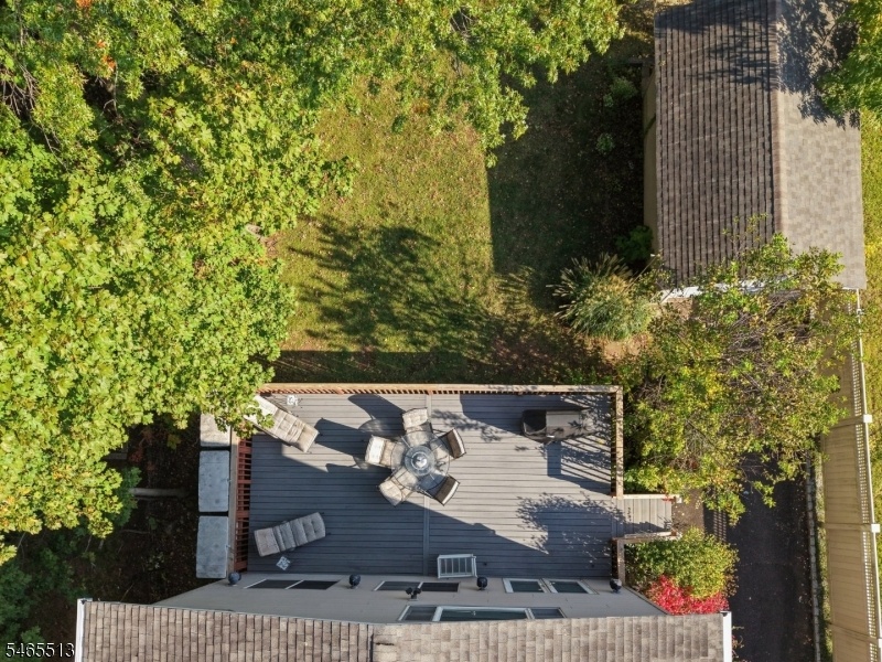 76 Summit Ave
