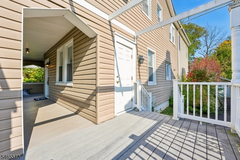 76 Summit Ave