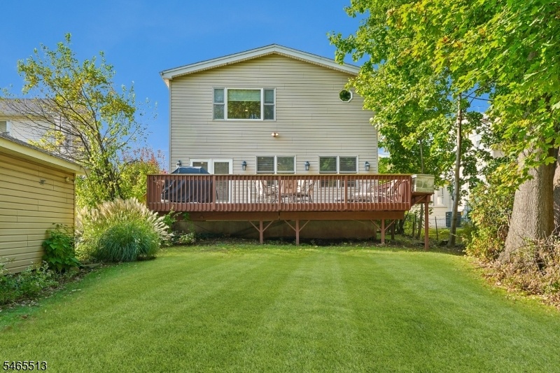 76 Summit Ave