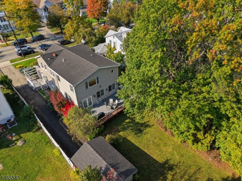 76 Summit Ave