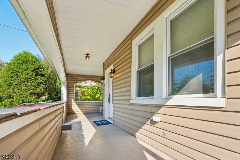 76 Summit Ave