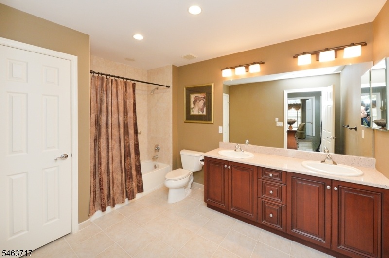 2nd Floor Full Bath