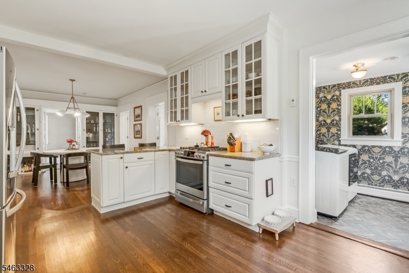 Eat in Kitchen