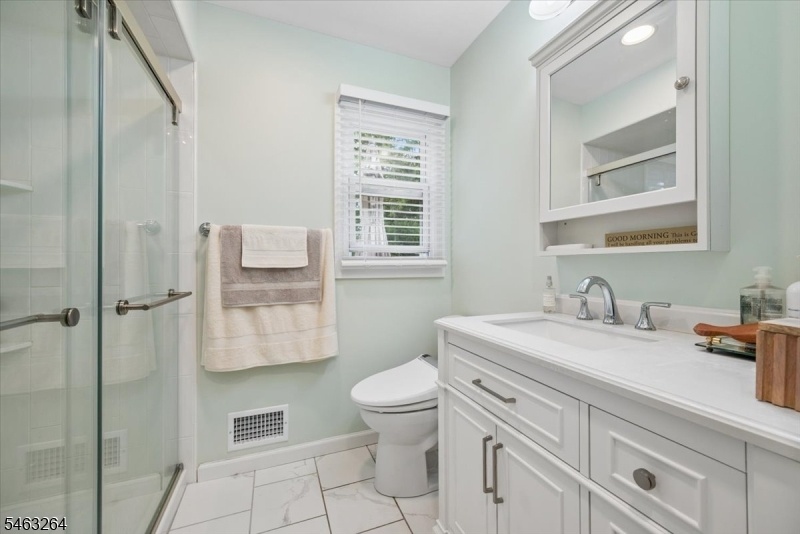 main bath 1st floor