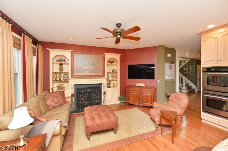 Family Rm W/Fireplace