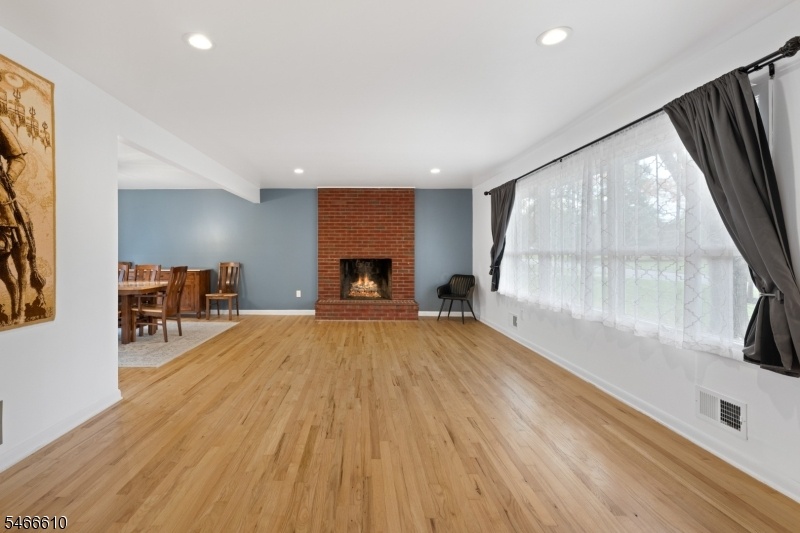 41 Jamestown