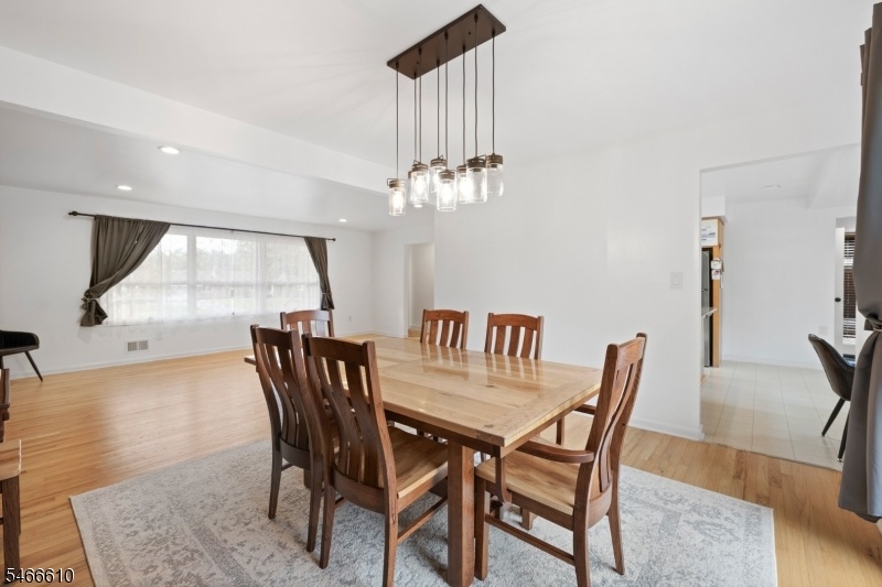 41 Jamestown