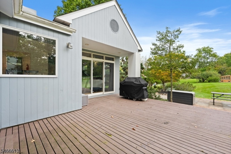 41 Jamestown
