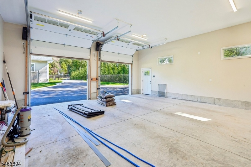 Detached Garage