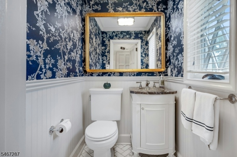 Powder room