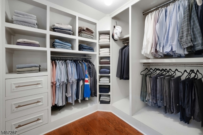 Walk in closet
